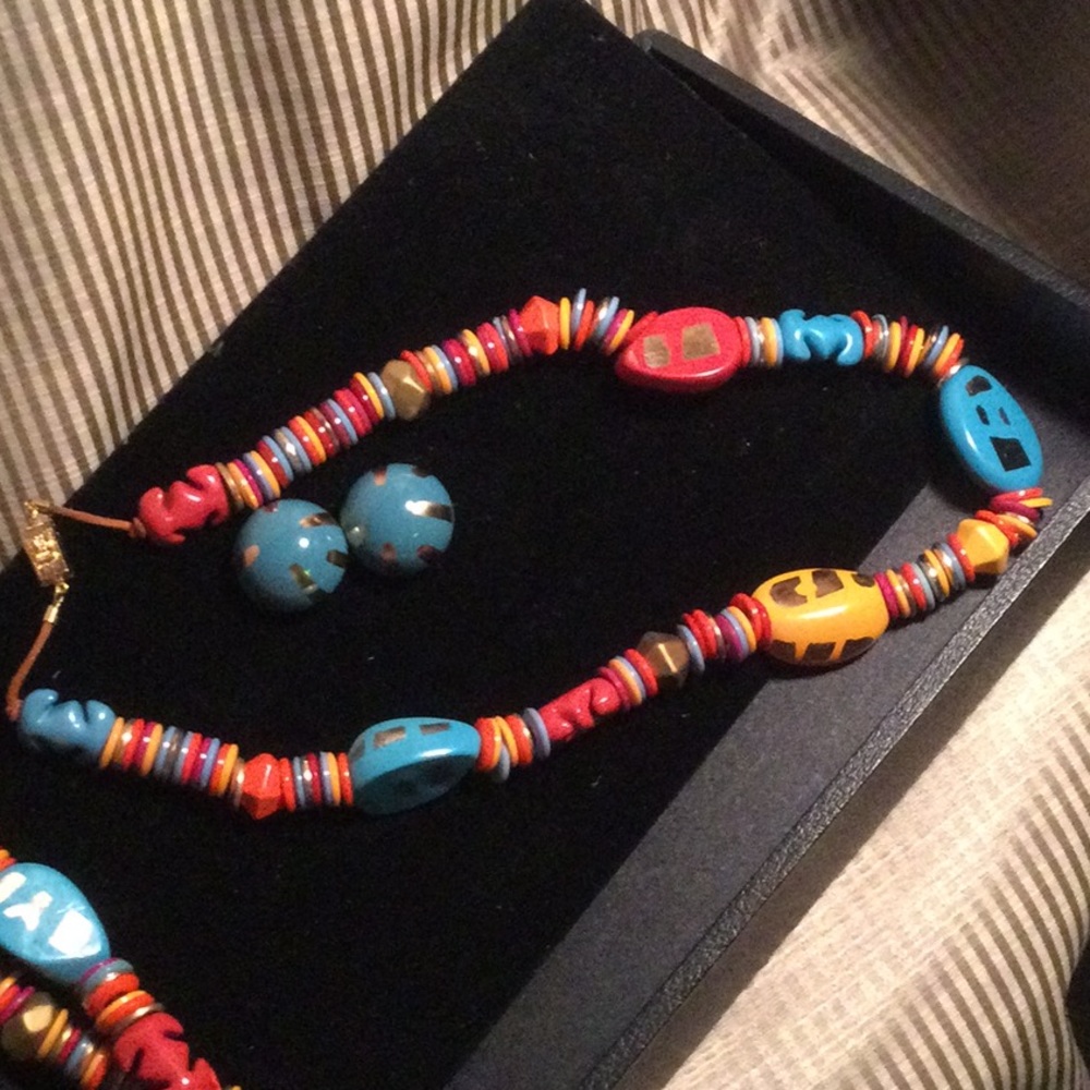 Italian costume jewelry…necklace/earring set